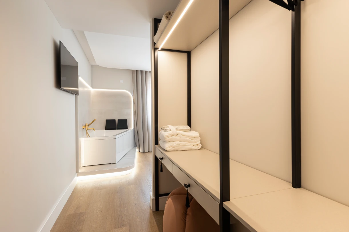 Quarto-Duplo-King-com-Banheira-Hidromassagem-entrada