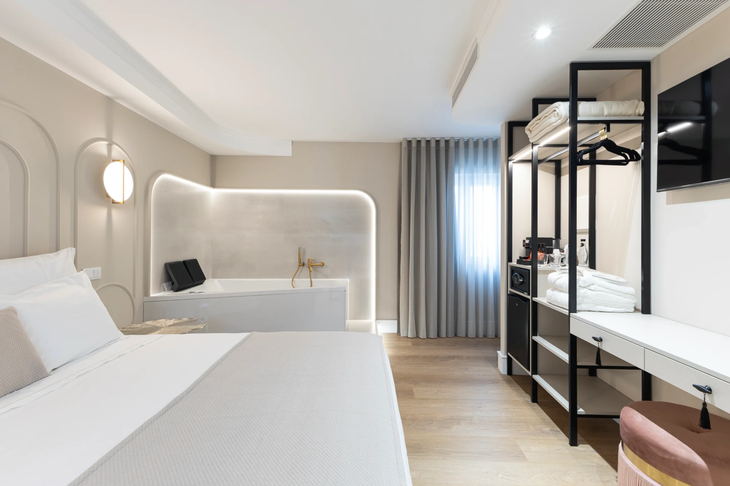 Quarto-Duplo-com-Banheira-de-Hidromassagem-geral2