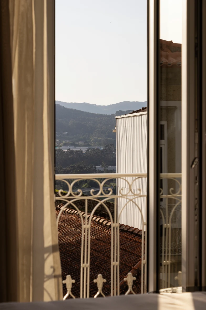 vista-quarto-alojamento-da-vila-golden